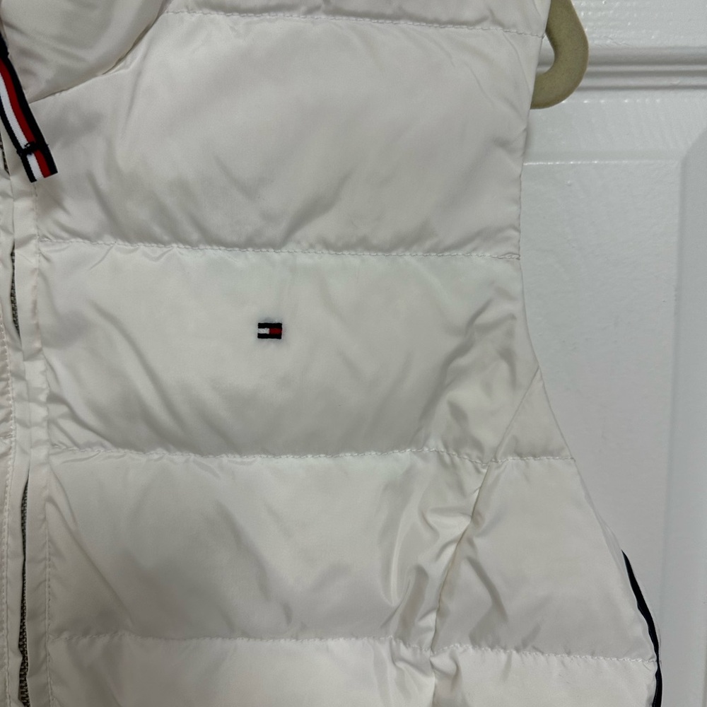 Tommy Hilfiger Women's Ivory Puffer Vest - Picture 2 of 5